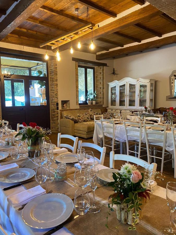 Villa Società Agricola F.lli Angelucci Cannara Esterno foto