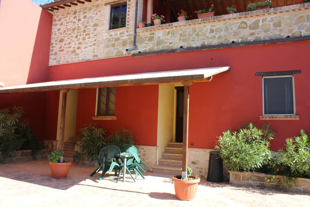 Villa Società Agricola F.lli Angelucci Cannara Esterno foto