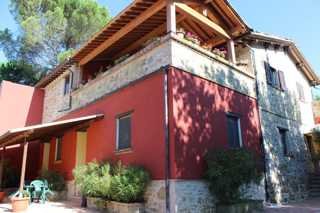 Villa Società Agricola F.lli Angelucci Cannara Esterno foto