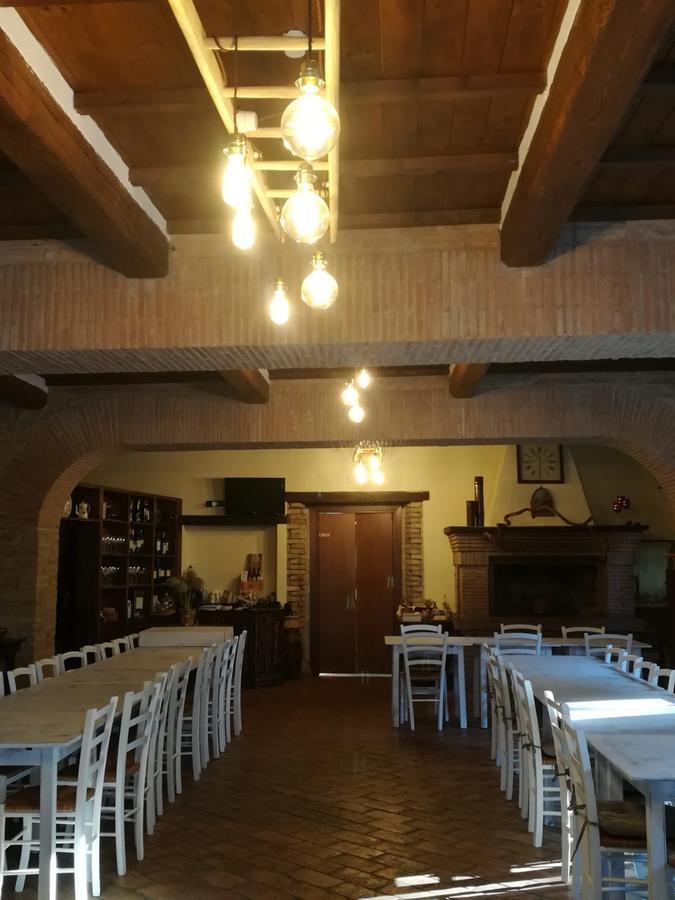 Villa Società Agricola F.lli Angelucci Cannara Esterno foto