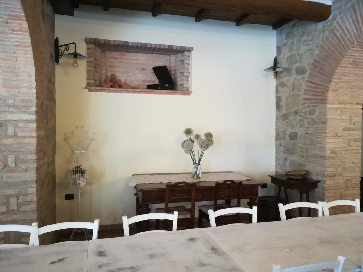 Villa Società Agricola F.lli Angelucci Cannara Esterno foto