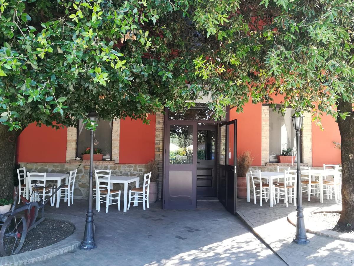 Villa Società Agricola F.lli Angelucci Cannara Esterno foto
