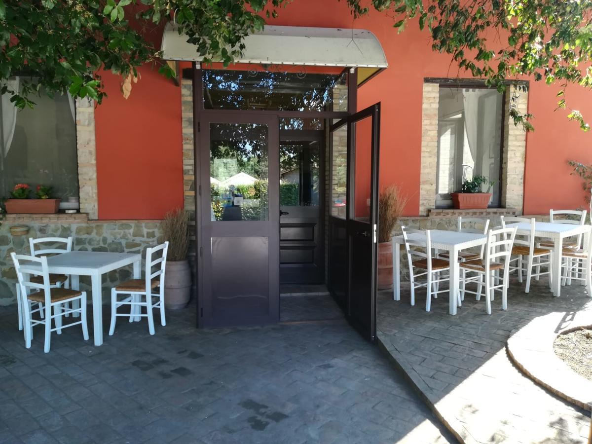 Villa Società Agricola F.lli Angelucci Cannara Esterno foto